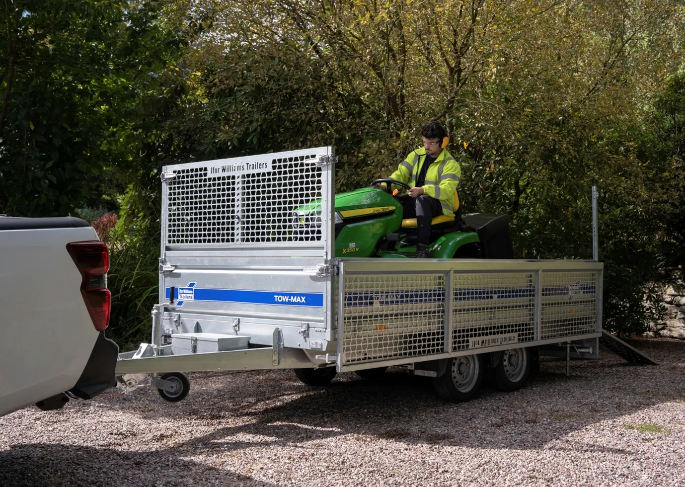 view tow-max trailers